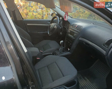 Черный Шкода Октавия, объемом двигателя 2 л и пробегом 288 тыс. км за 4500 $, фото 7 на Automoto.ua