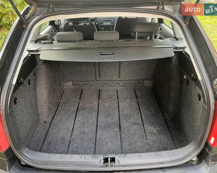 Черный Шкода Октавия, объемом двигателя 1.6 л и пробегом 194 тыс. км за 5500 $, фото 1 на Automoto.ua