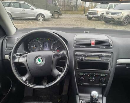 Черный Шкода Октавия, объемом двигателя 1.6 л и пробегом 165 тыс. км за 6750 $, фото 3 на Automoto.ua