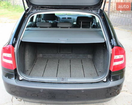 Черный Шкода Октавия, объемом двигателя 1.6 л и пробегом 212 тыс. км за 6600 $, фото 6 на Automoto.ua