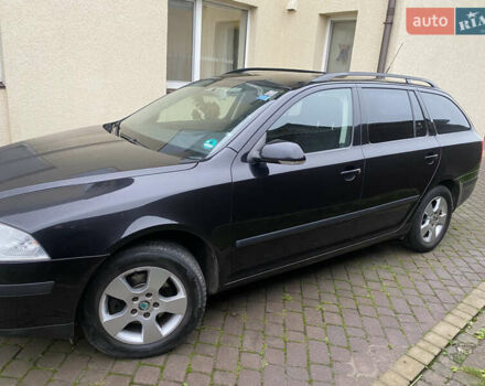 Черный Шкода Октавия, объемом двигателя 1.6 л и пробегом 210 тыс. км за 6500 $, фото 1 на Automoto.ua