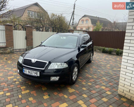 Черный Шкода Октавия, объемом двигателя 1.6 л и пробегом 221 тыс. км за 6300 $, фото 1 на Automoto.ua