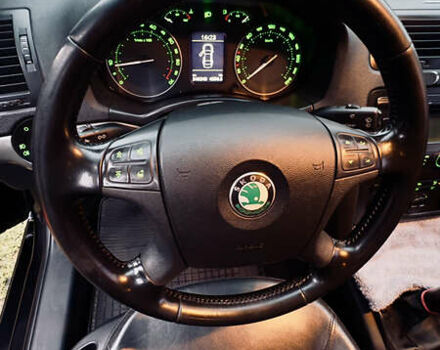 Чорний Шкода Октавія, об'ємом двигуна 1.6 л та пробігом 248 тис. км за 8300 $, фото 1 на Automoto.ua