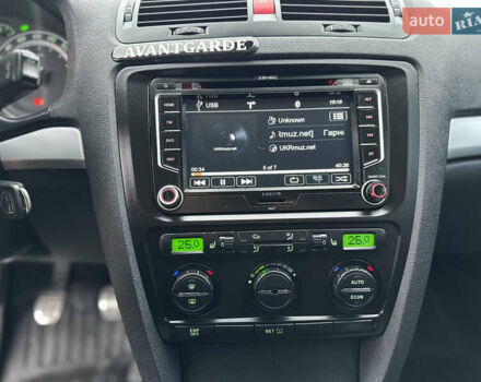 Чорний Шкода Октавія, об'ємом двигуна 2 л та пробігом 279 тис. км за 5999 $, фото 29 на Automoto.ua