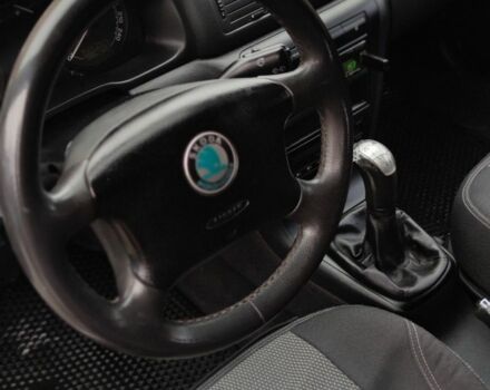 Чорний Шкода Октавія, об'ємом двигуна 1.8 л та пробігом 260 тис. км за 5588 $, фото 5 на Automoto.ua