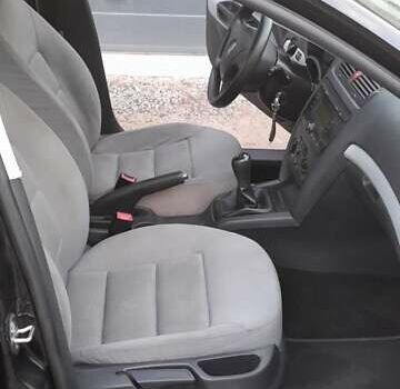 Черный Шкода Октавия, объемом двигателя 1.6 л и пробегом 260 тыс. км за 7400 $, фото 16 на Automoto.ua