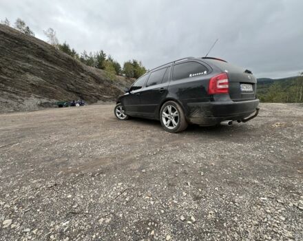 Чорний Шкода Октавія, об'ємом двигуна 2 л та пробігом 301 тис. км за 5800 $, фото 3 на Automoto.ua