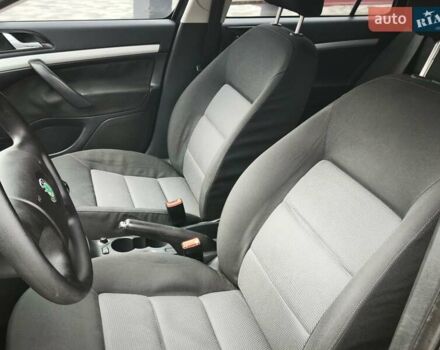 Черный Шкода Октавия, объемом двигателя 1.6 л и пробегом 268 тыс. км за 5300 $, фото 13 на Automoto.ua