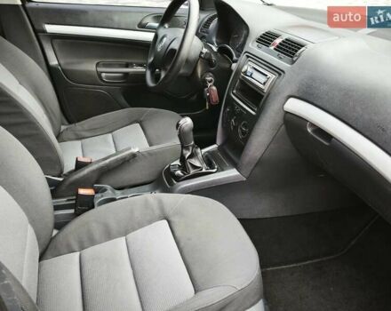 Черный Шкода Октавия, объемом двигателя 1.6 л и пробегом 268 тыс. км за 5300 $, фото 16 на Automoto.ua