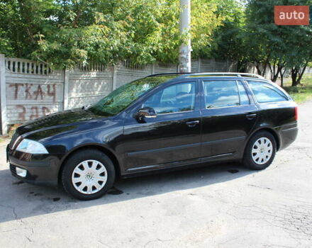 Черный Шкода Октавия, объемом двигателя 1.6 л и пробегом 212 тыс. км за 6600 $, фото 2 на Automoto.ua