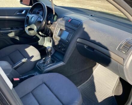 Черный Шкода Октавия, объемом двигателя 2 л и пробегом 300 тыс. км за 3300 $, фото 11 на Automoto.ua