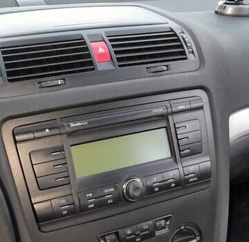 Черный Шкода Октавия, объемом двигателя 1.6 л и пробегом 260 тыс. км за 7400 $, фото 20 на Automoto.ua