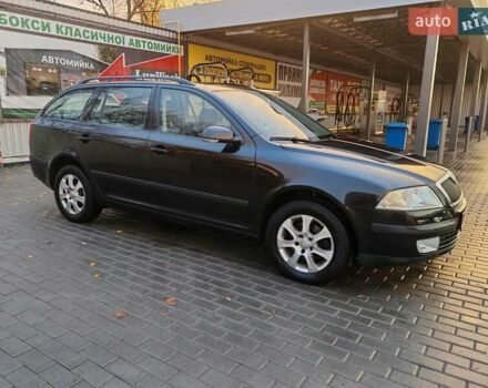 Черный Шкода Октавия, объемом двигателя 1.6 л и пробегом 258 тыс. км за 6200 $, фото 10 на Automoto.ua