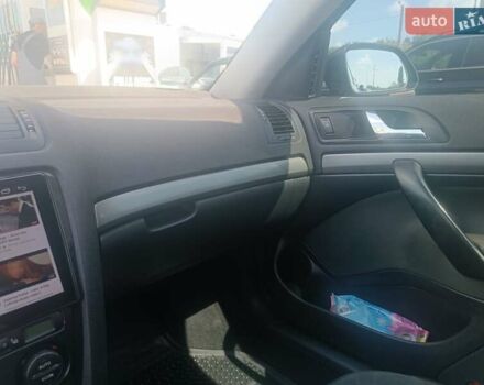 Чорний Шкода Октавія, об'ємом двигуна 1.98 л та пробігом 214 тис. км за 6000 $, фото 2 на Automoto.ua