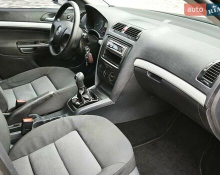 Черный Шкода Октавия, объемом двигателя 1.6 л и пробегом 268 тыс. км за 5300 $, фото 15 на Automoto.ua