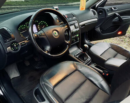 Чорний Шкода Октавія, об'ємом двигуна 1.6 л та пробігом 248 тис. км за 8300 $, фото 2 на Automoto.ua