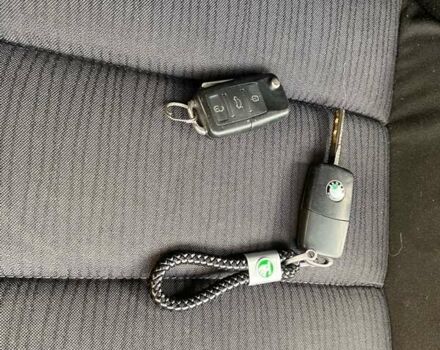 Черный Шкода Октавия, объемом двигателя 1.6 л и пробегом 210 тыс. км за 6500 $, фото 3 на Automoto.ua