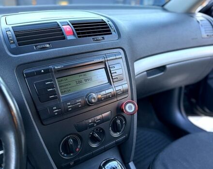 Шкода Октавія 2006 у Гадяче на Automoto.ua Чорний Шкода Октавія, об'ємом двигуна 2 л та пробігом 274 тис. км за 6000 $, фото 7 на Automoto.ua