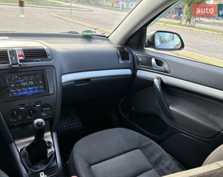 Чорний Шкода Октавія, об'ємом двигуна 1.6 л та пробігом 208 тис. км за 5999 $, фото 39 на Automoto.ua