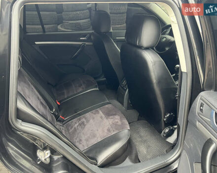 Черный Шкода Октавия, объемом двигателя 1.6 л и пробегом 225 тыс. км за 5950 $, фото 12 на Automoto.ua