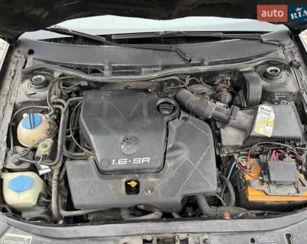 Черный Шкода Октавия, объемом двигателя 1.6 л и пробегом 207 тыс. км за 5100 $, фото 4 на Automoto.ua