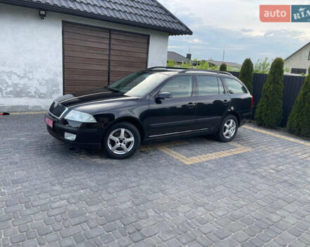 Черный Шкода Октавия, объемом двигателя 1.6 л и пробегом 275 тыс. км за 4900 $, фото 2 на Automoto.ua