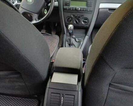Чорний Шкода Октавія, об'ємом двигуна 1.6 л та пробігом 249 тис. км за 6300 $, фото 11 на Automoto.ua