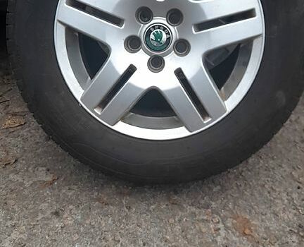 Черный Шкода Октавия, объемом двигателя 1.6 л и пробегом 229 тыс. км за 6300 $, фото 8 на Automoto.ua