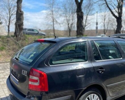 Черный Шкода Октавия, объемом двигателя 1.9 л и пробегом 300 тыс. км за 2550 $, фото 2 на Automoto.ua