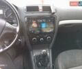 Черный Шкода Октавия, объемом двигателя 1.6 л и пробегом 344 тыс. км за 4850 $, фото 11 на Automoto.ua