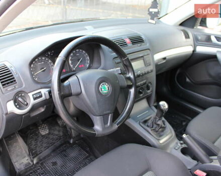 Черный Шкода Октавия, объемом двигателя 1.6 л и пробегом 212 тыс. км за 6600 $, фото 18 на Automoto.ua