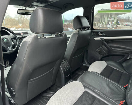 Чорний Шкода Октавія, об'ємом двигуна 2 л та пробігом 279 тис. км за 5999 $, фото 46 на Automoto.ua