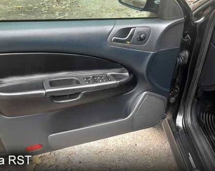 Черный Шкода Октавия, объемом двигателя 1.6 л и пробегом 229 тыс. км за 6300 $, фото 4 на Automoto.ua