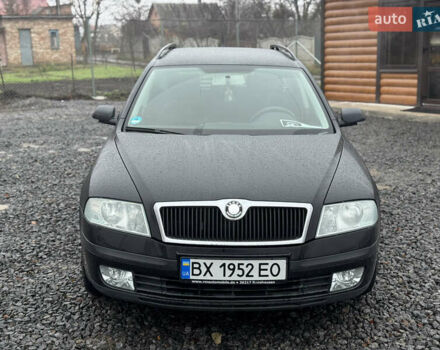 Черный Шкода Октавия, объемом двигателя 1.6 л и пробегом 251 тыс. км за 5800 $, фото 1 на Automoto.ua
