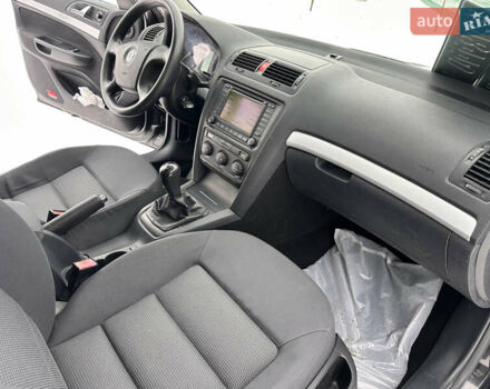 Черный Шкода Октавия, объемом двигателя 1.6 л и пробегом 255 тыс. км за 5499 $, фото 67 на Automoto.ua