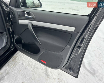 Черный Шкода Октавия, объемом двигателя 1.6 л и пробегом 255 тыс. км за 5499 $, фото 61 на Automoto.ua