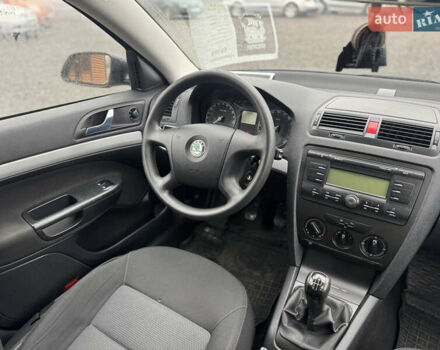 Черный Шкода Октавия, объемом двигателя 1.6 л и пробегом 251 тыс. км за 5800 $, фото 22 на Automoto.ua