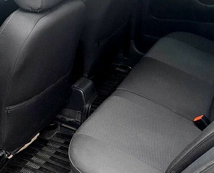 Черный Шкода Октавия, объемом двигателя 1.6 л и пробегом 229 тыс. км за 6300 $, фото 6 на Automoto.ua