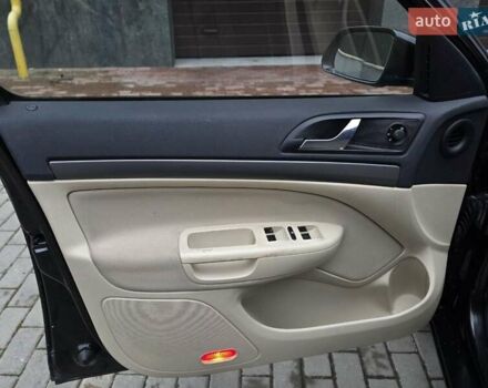 Чорний Шкода Октавія, об'ємом двигуна 1.6 л та пробігом 255 тис. км за 6300 $, фото 11 на Automoto.ua
