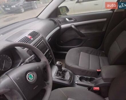 Черный Шкода Октавия, объемом двигателя 1.6 л и пробегом 303 тыс. км за 3900 $, фото 21 на Automoto.ua