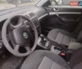 Черный Шкода Октавия, объемом двигателя 1.6 л и пробегом 303 тыс. км за 3900 $, фото 6 на Automoto.ua