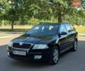 Черный Шкода Октавия, объемом двигателя 1.6 л и пробегом 250 тыс. км за 5300 $, фото 1 на Automoto.ua