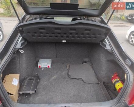 Черный Шкода Октавия, объемом двигателя 1.6 л и пробегом 303 тыс. км за 3900 $, фото 1 на Automoto.ua