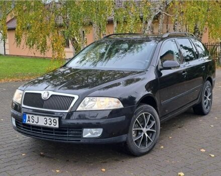 Черный Шкода Октавия, объемом двигателя 2 л и пробегом 215 тыс. км за 1750 $, фото 1 на Automoto.ua