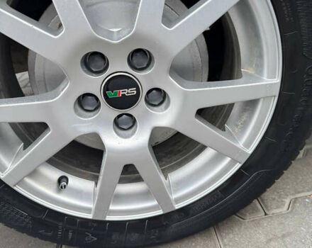 Черный Шкода Октавия, объемом двигателя 1.6 л и пробегом 210 тыс. км за 5300 $, фото 1 на Automoto.ua