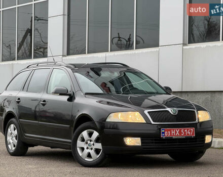 Черный Шкода Октавия, объемом двигателя 1.6 л и пробегом 211 тыс. км за 6500 $, фото 3 на Automoto.ua