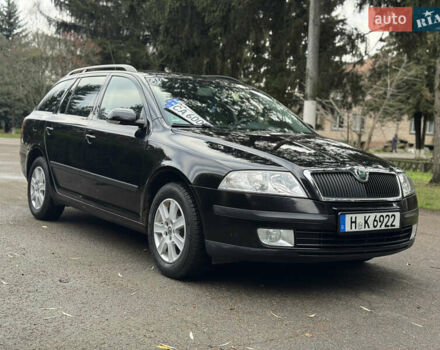 Черный Шкода Октавия, объемом двигателя 1.6 л и пробегом 210 тыс. км за 6450 $, фото 3 на Automoto.ua