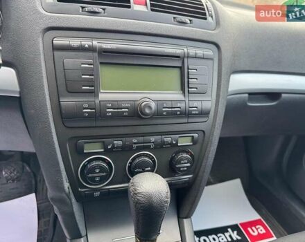 Черный Шкода Октавия, объемом двигателя 1.8 л и пробегом 252 тыс. км за 5990 $, фото 19 на Automoto.ua