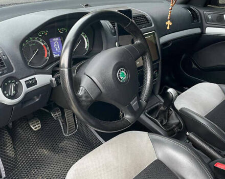 Черный Шкода Октавия, объемом двигателя 2 л и пробегом 289 тыс. км за 7950 $, фото 14 на Automoto.ua