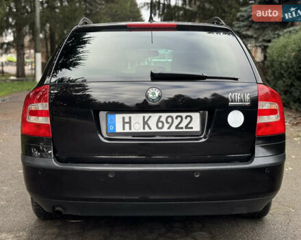 Черный Шкода Октавия, объемом двигателя 1.6 л и пробегом 210 тыс. км за 6450 $, фото 5 на Automoto.ua